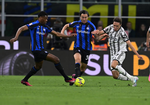 执教曼联不 执教曼联不